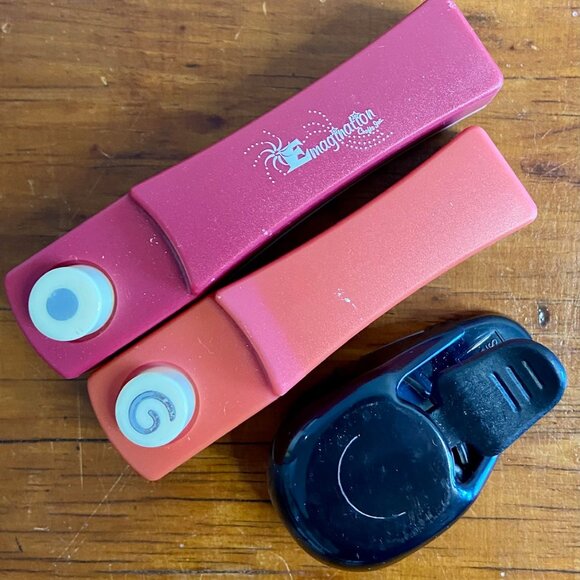 Lot Of 7 Paper Punches For Paper Crafts - Picture 2 of 4